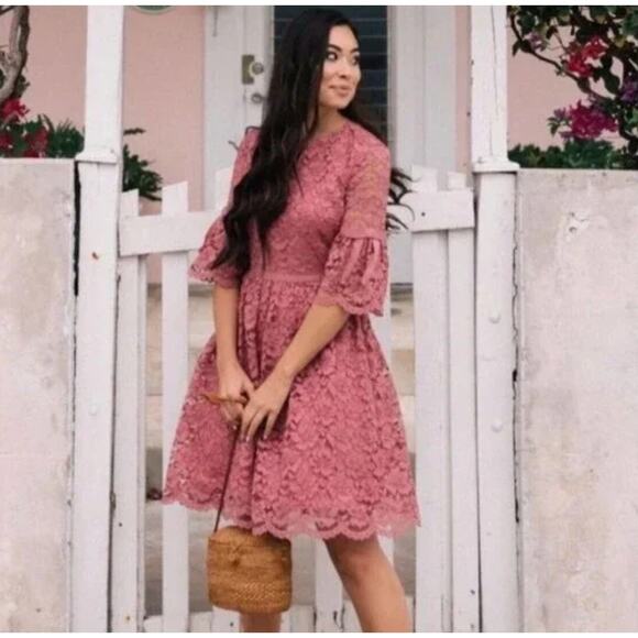 Gal Meets Glam Josephine Floral Lace Dress Size 4 Short Bell Sleeve Bow Scallop - Picture 1 of 12